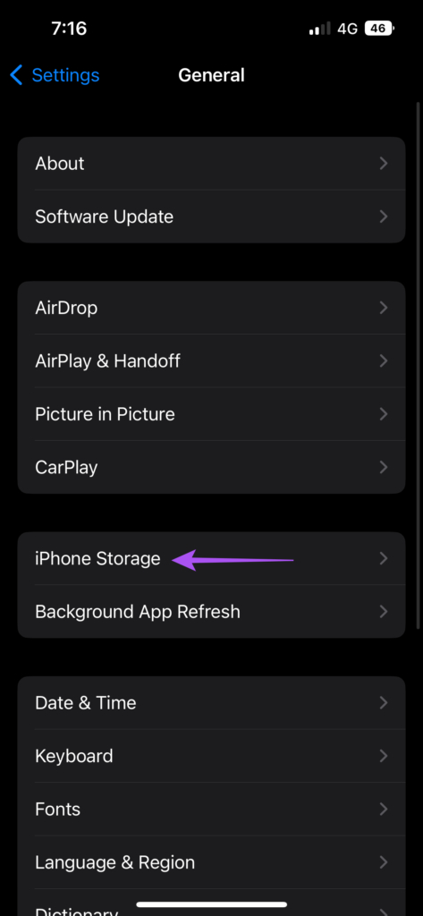  روی iPhone Storage ضربه بزنید.